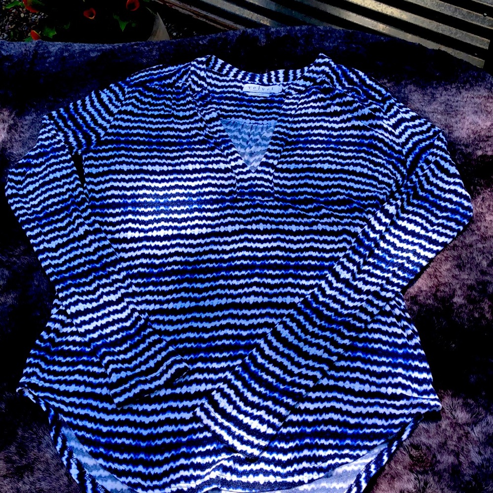 Long sleeve stretchy top by Velvet